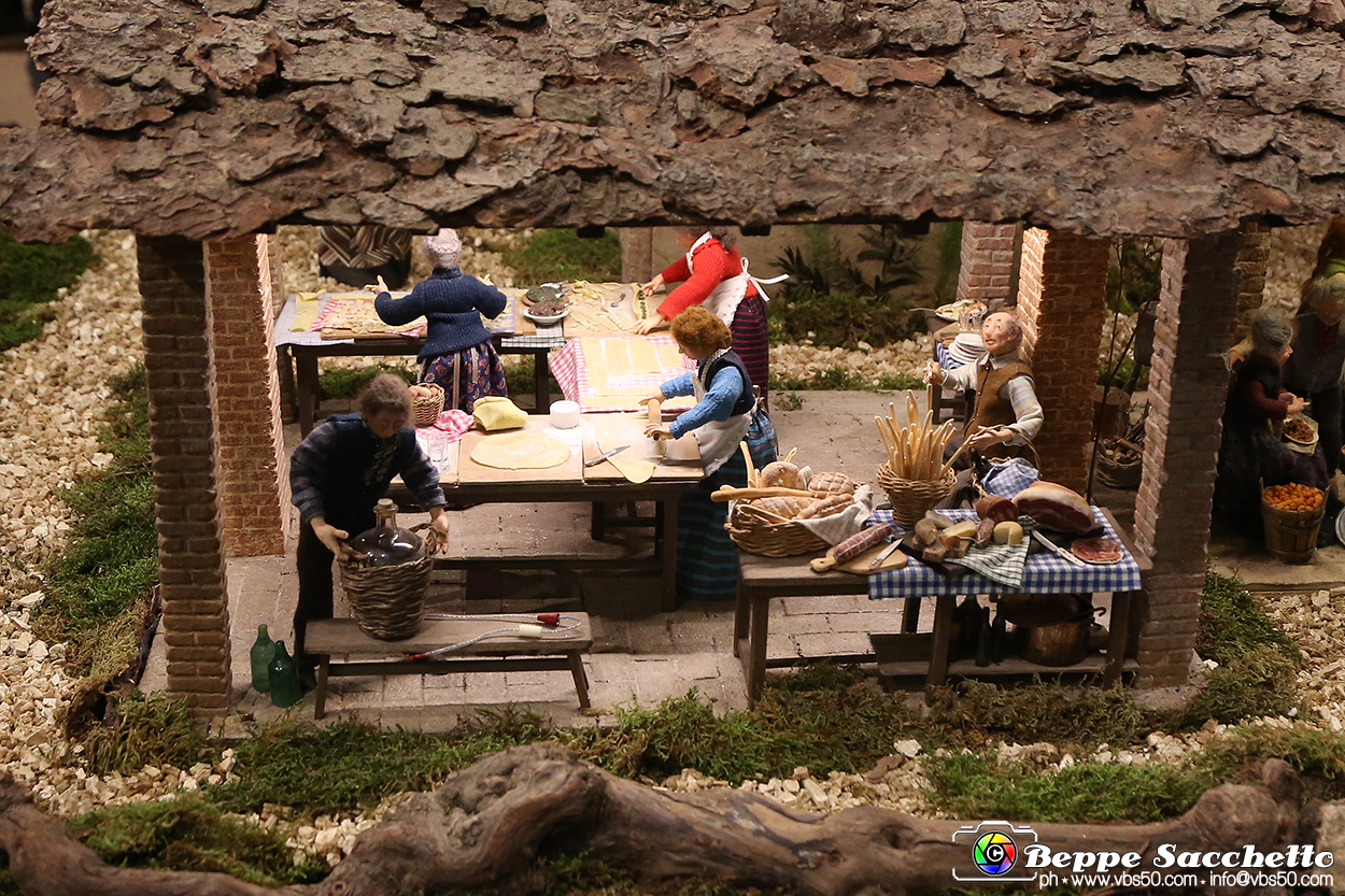 VBS_7413 - Abbazia di Vezzolano - Presepe artistico di Anna Rosa Nicola.jpg